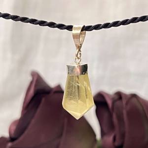 Lemon quartz pendant