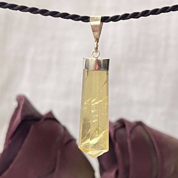 Lemon quartz pendant