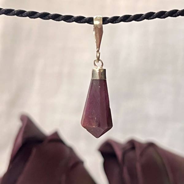 Spinel pendant - Image 2