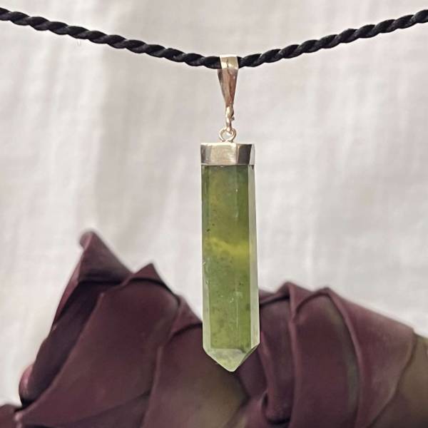 Grossular garnet pendant - Image 2