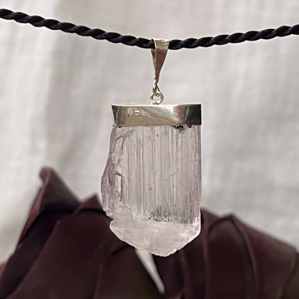Kunzite pendant - Image 2