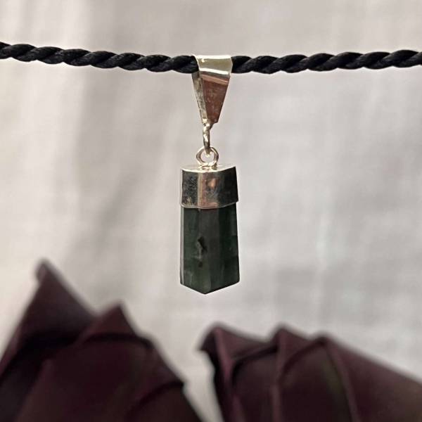 Green tourmaline pendant - Image 2