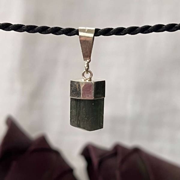 Green tourmaline pendant - Image 2