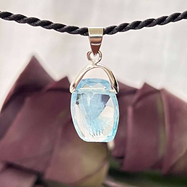 Blue topaz pendant - Image 2