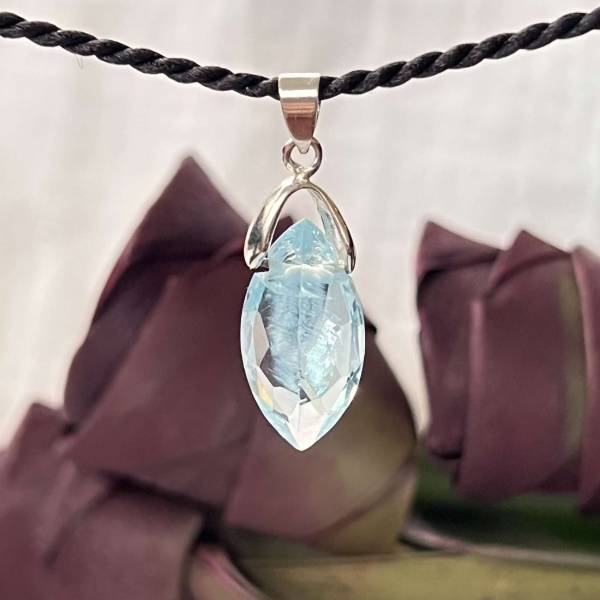 Blue topaz pendant - Image 2