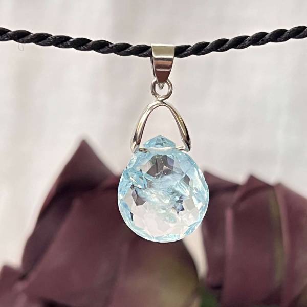 Blue topaz pendant