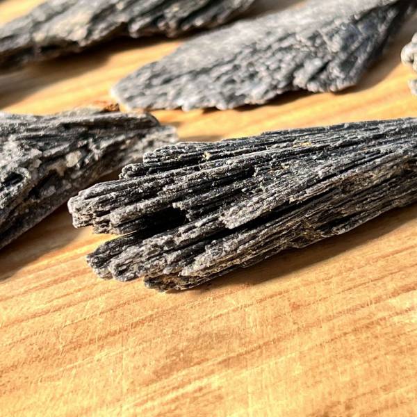 Black kyanite - Image 2