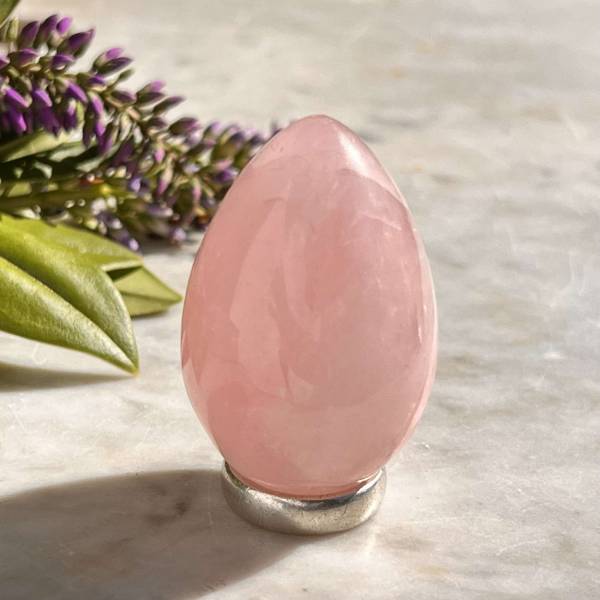 Rose quartz egg - Image 3