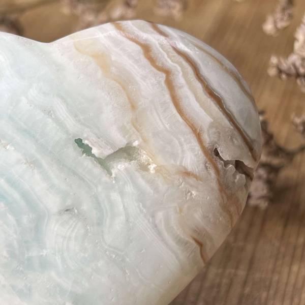 Caribbean calcite heart - Image 5
