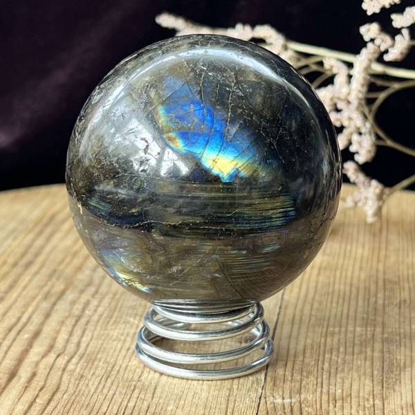 Labradorite sphere - Image 6