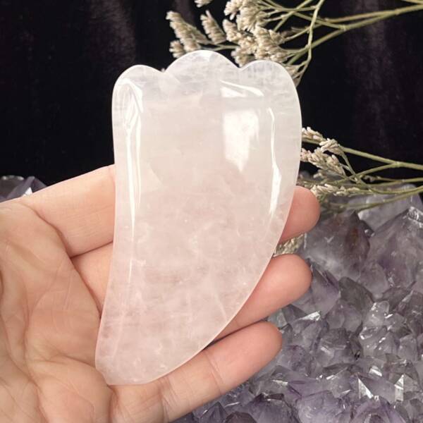 Rose quartz gua sha - Image 4