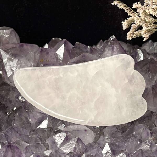 Rose quartz gua sha - Image 3
