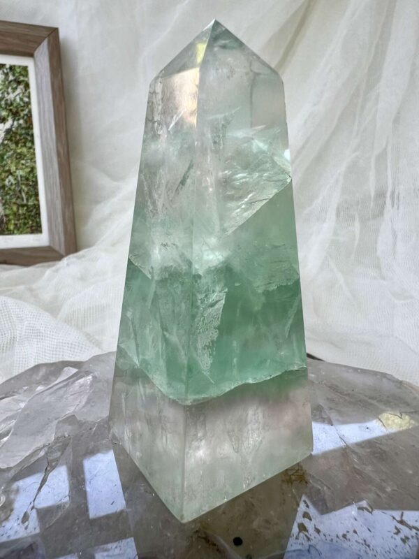 Fluorite obelisk - Image 7