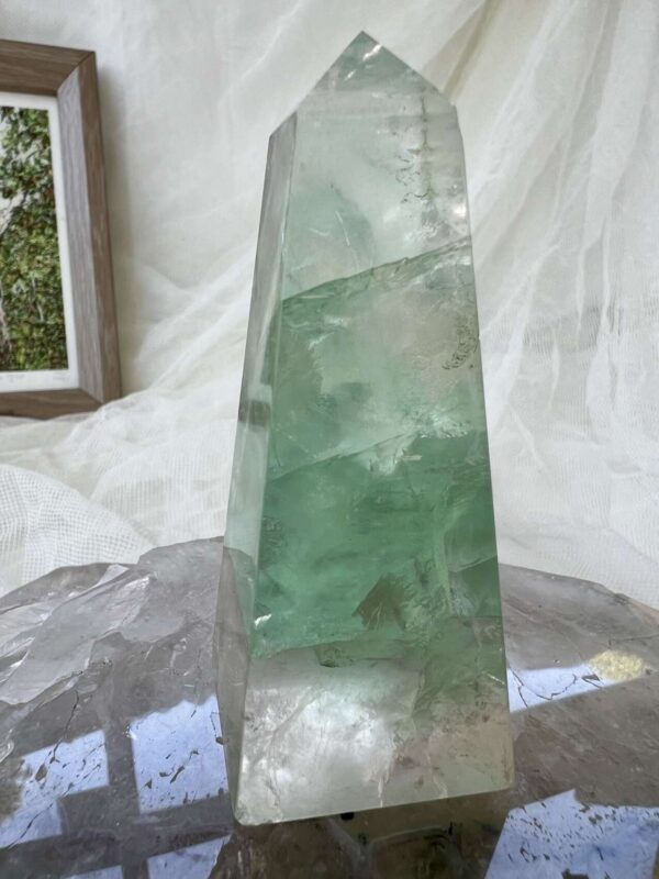 Fluorite obelisk - Image 4
