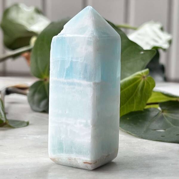 Caribbean calcite obelisk