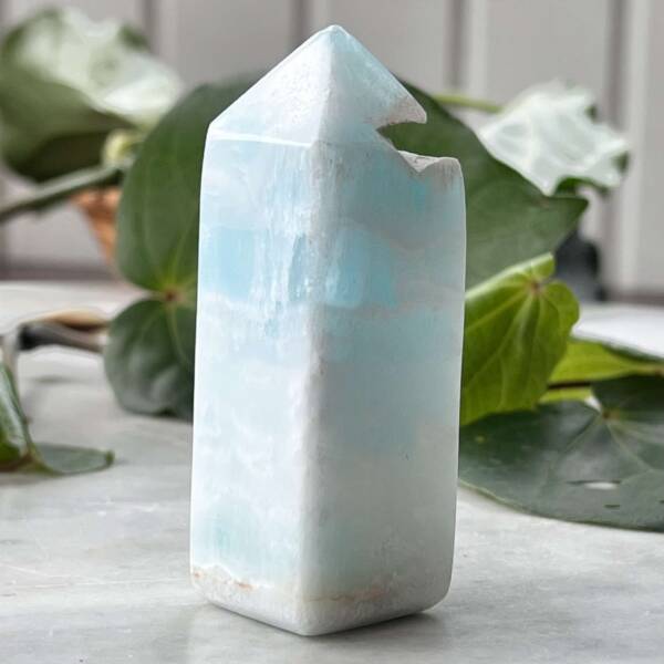 Caribbean calcite obelisk - Image 3