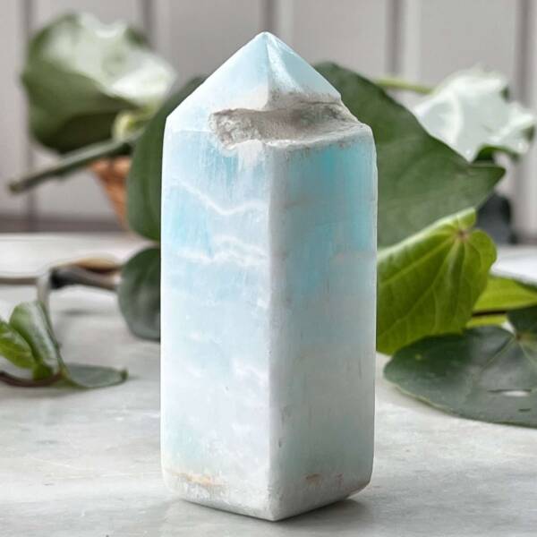 Caribbean calcite obelisk - Image 4
