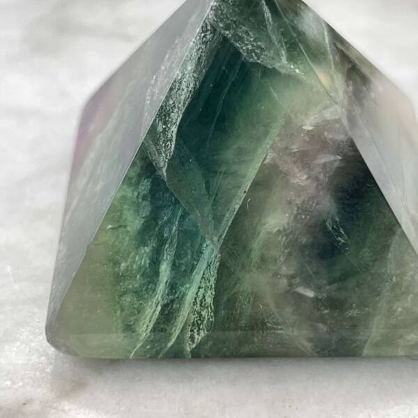 Fluorite pyramid - Image 2