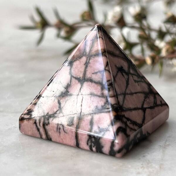 Rhodonite pyramid - Image 2