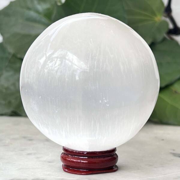 Selenite sphere - Image 2