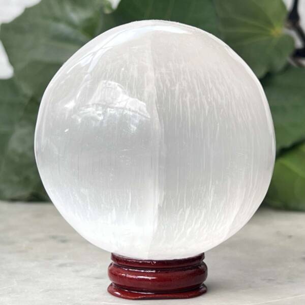 Selenite sphere - Image 4