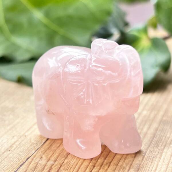 Rose quartz elephant - Image 4