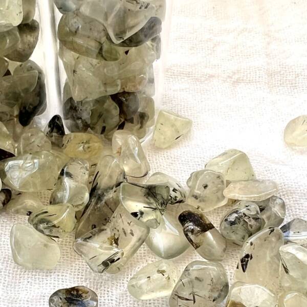 Prehnite gem bottle - Image 3
