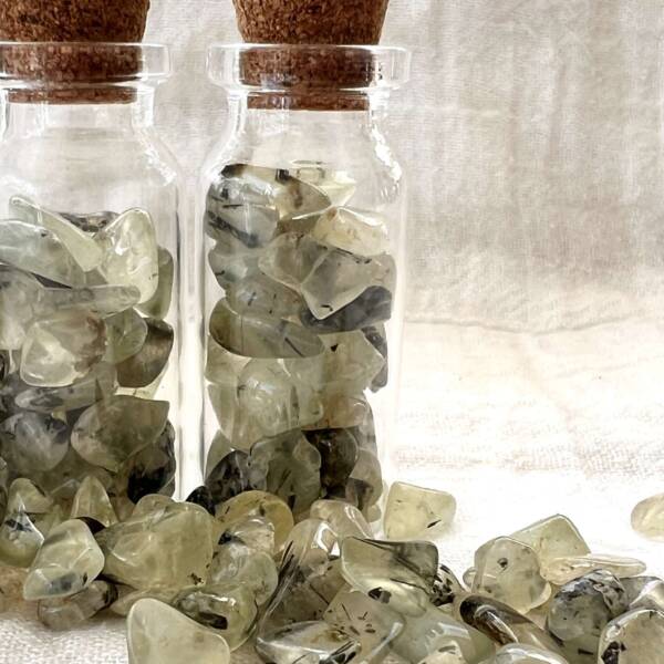 Prehnite gem bottle - Image 2