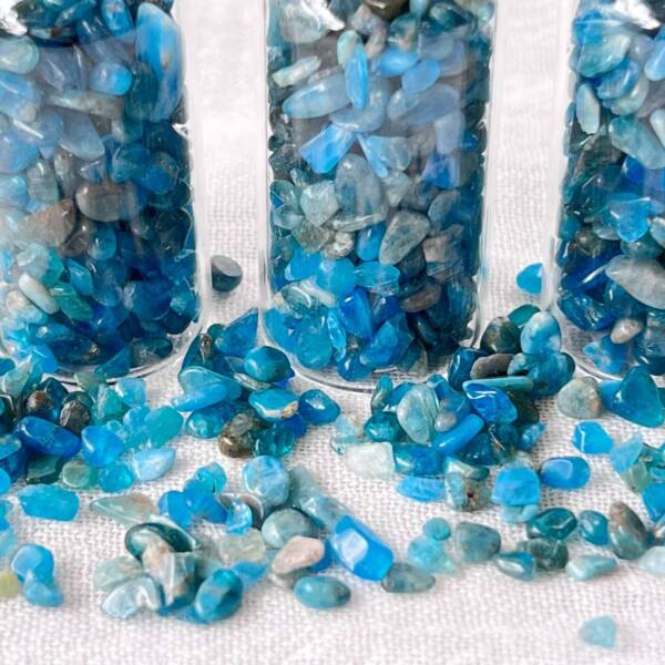 Apatite gem bottle - Image 3
