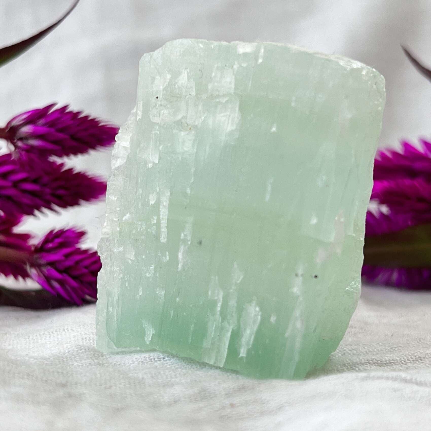 Pistachio calcite - Image 2