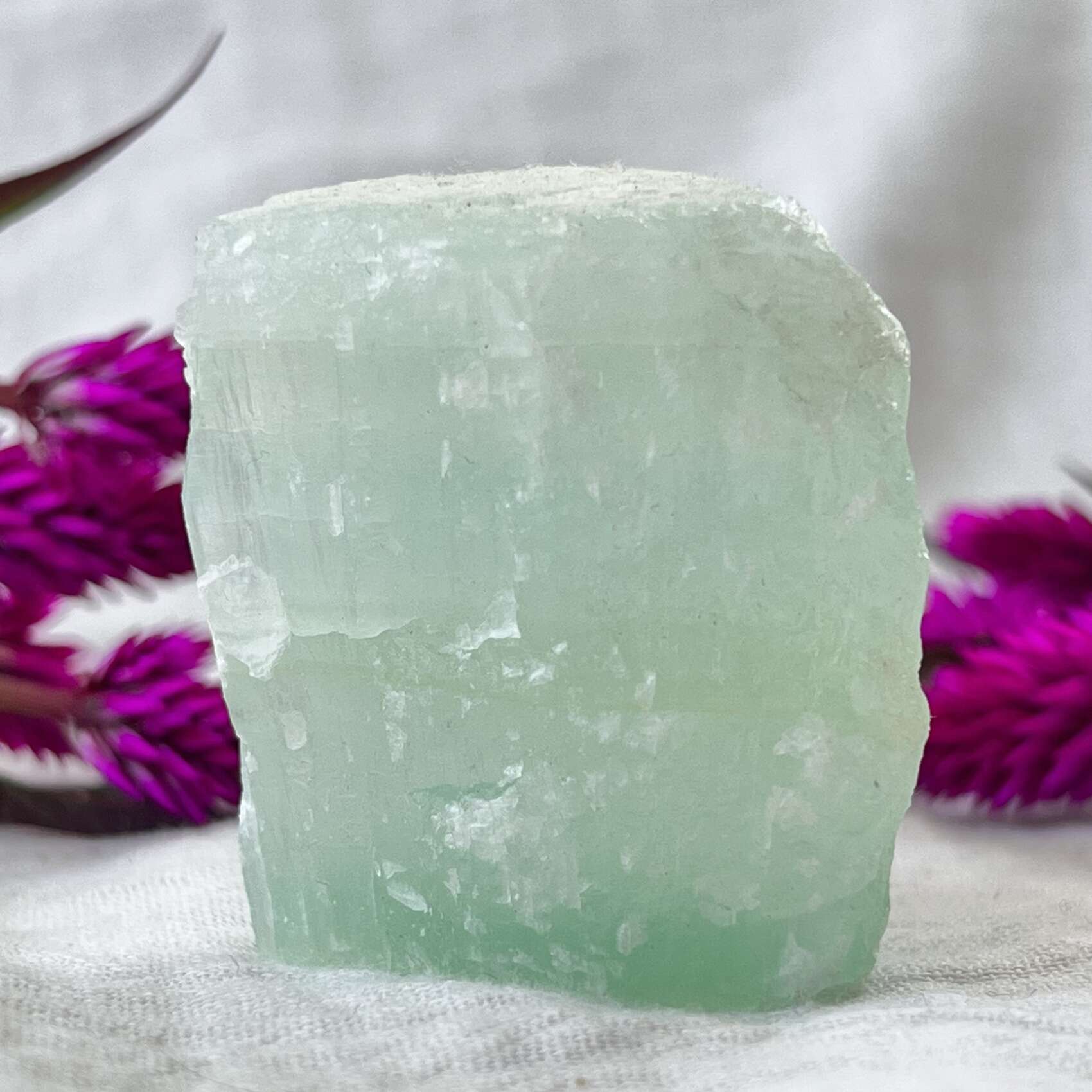 Pistachio calcite - Image 3