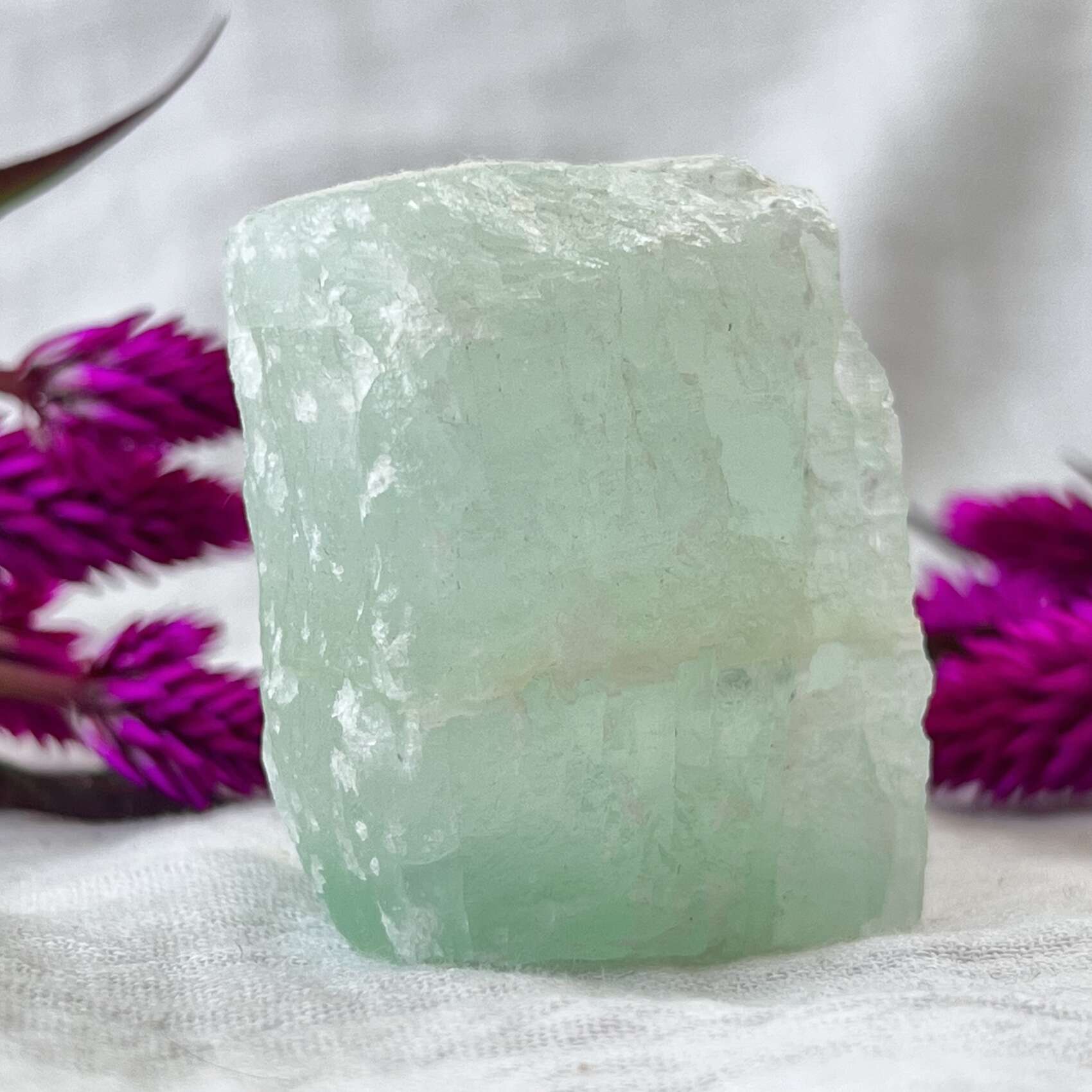 Pistachio calcite - Image 4