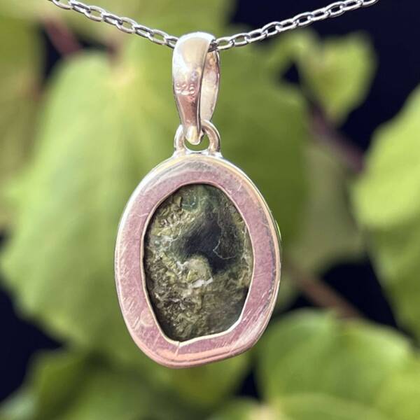 Agate half geode pendant - Image 2