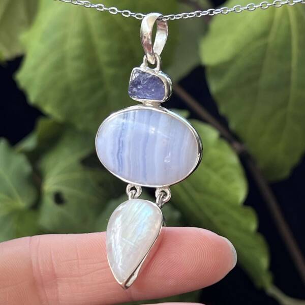 Blue lace agate, moonstone and tanzanite pendant - Image 2