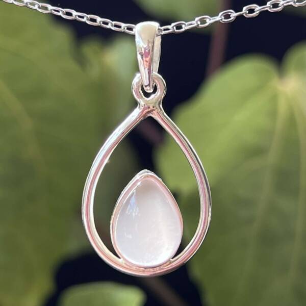 rose quartz pendant