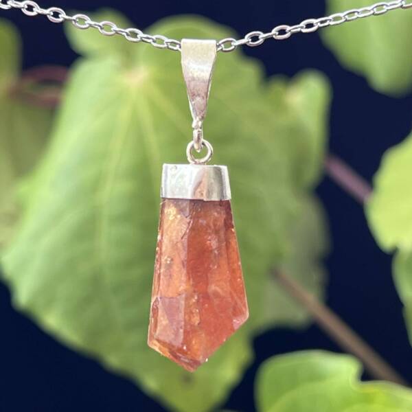 Spessartine garnet pendant - Image 2