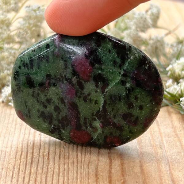 Ruby zoisite palmstone - Image 2