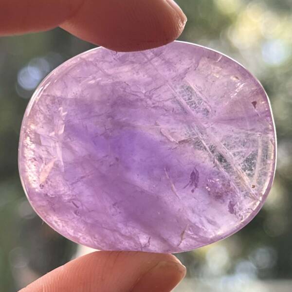 Amethyst palmstone - Image 3