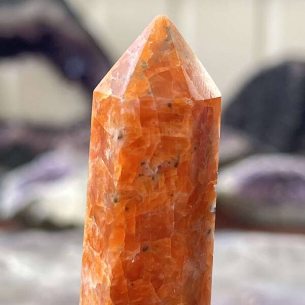 Orchid calcite tower - Image 2
