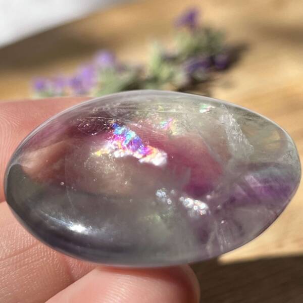 Fluorite palmstone - Image 2
