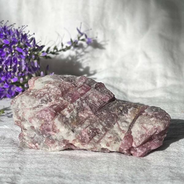 Pink tourmaline in quartz - Image 2