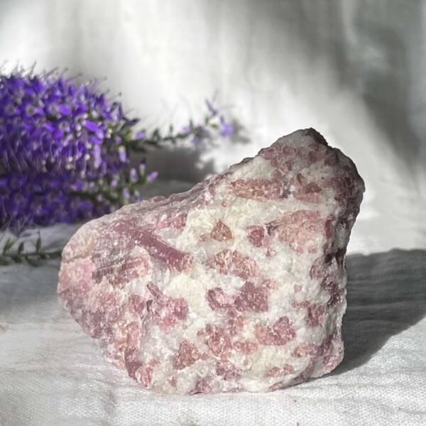 Pink tourmaline in quartz - Image 4