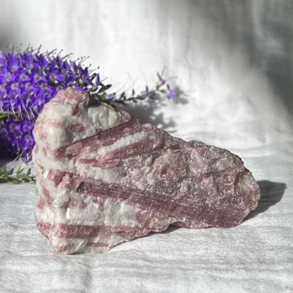 Pink tourmaline in quartz - Image 6