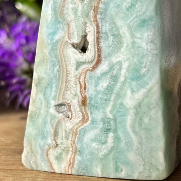 Caribbean calcite obelisk - Image 6