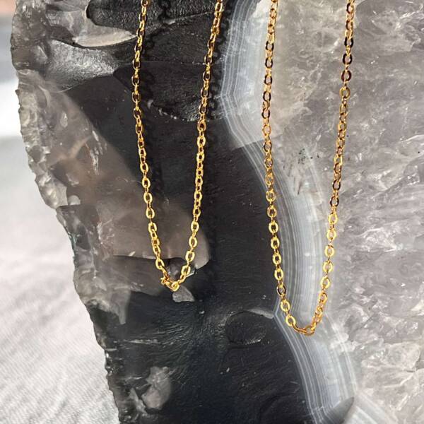 Yellow metal chain - Image 2