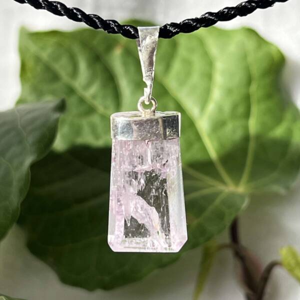 kunzite pendant with eight facets set in silver