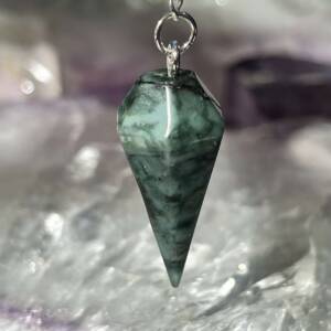 emerald pendulum