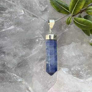 Blue dumortierite quartz pendant set in silver