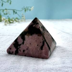 rhodonite pyramid