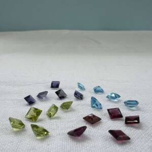 red garnet square gemstones